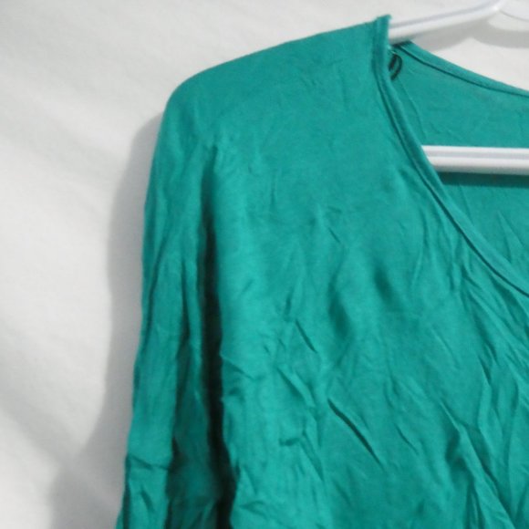 U2B | medium | Long Sleeve Shirt With Keyhole Back and Faux Undershirt Back - Picture 3 of 16